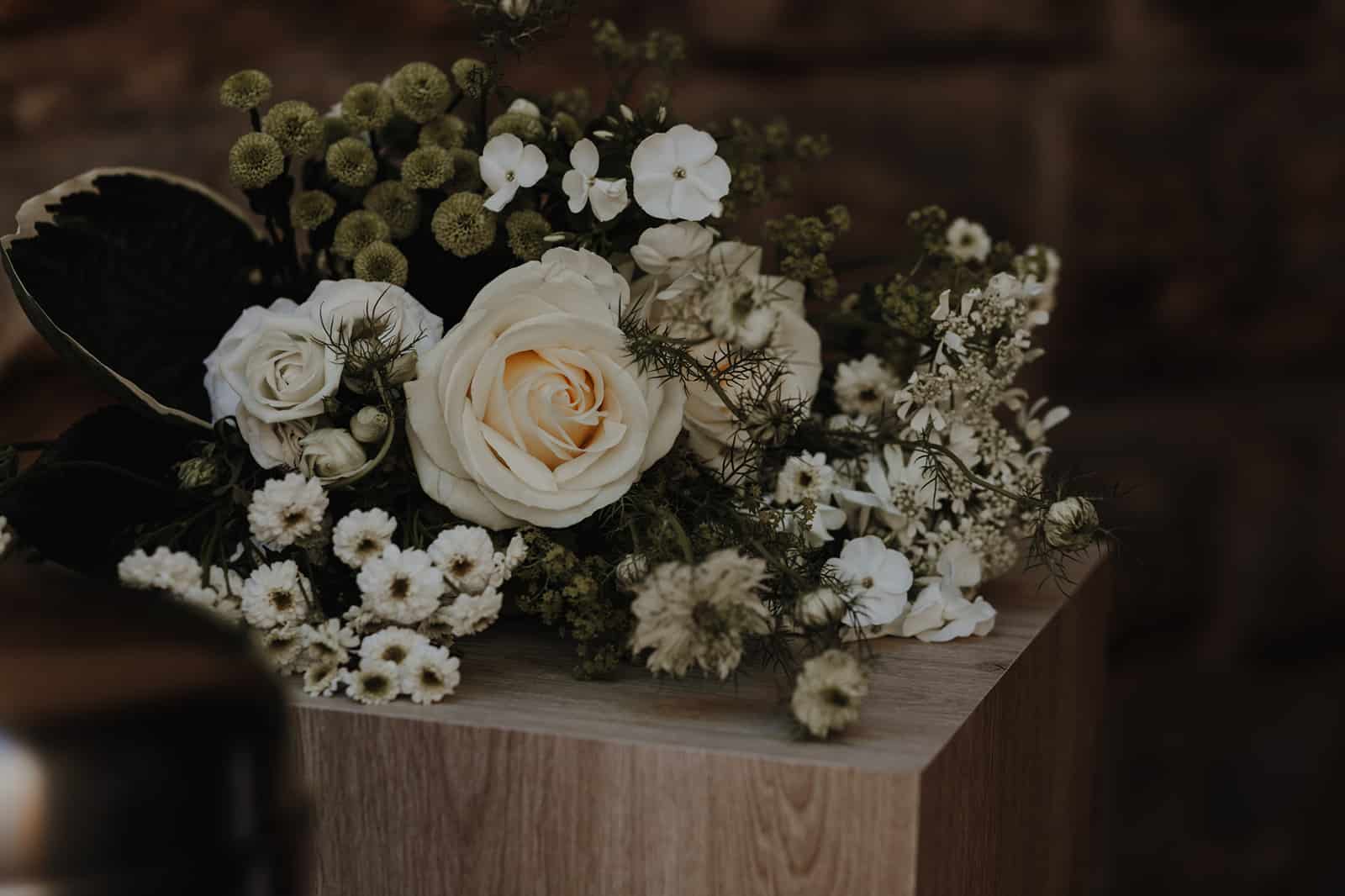 Trauerfloristik weiße Blumen